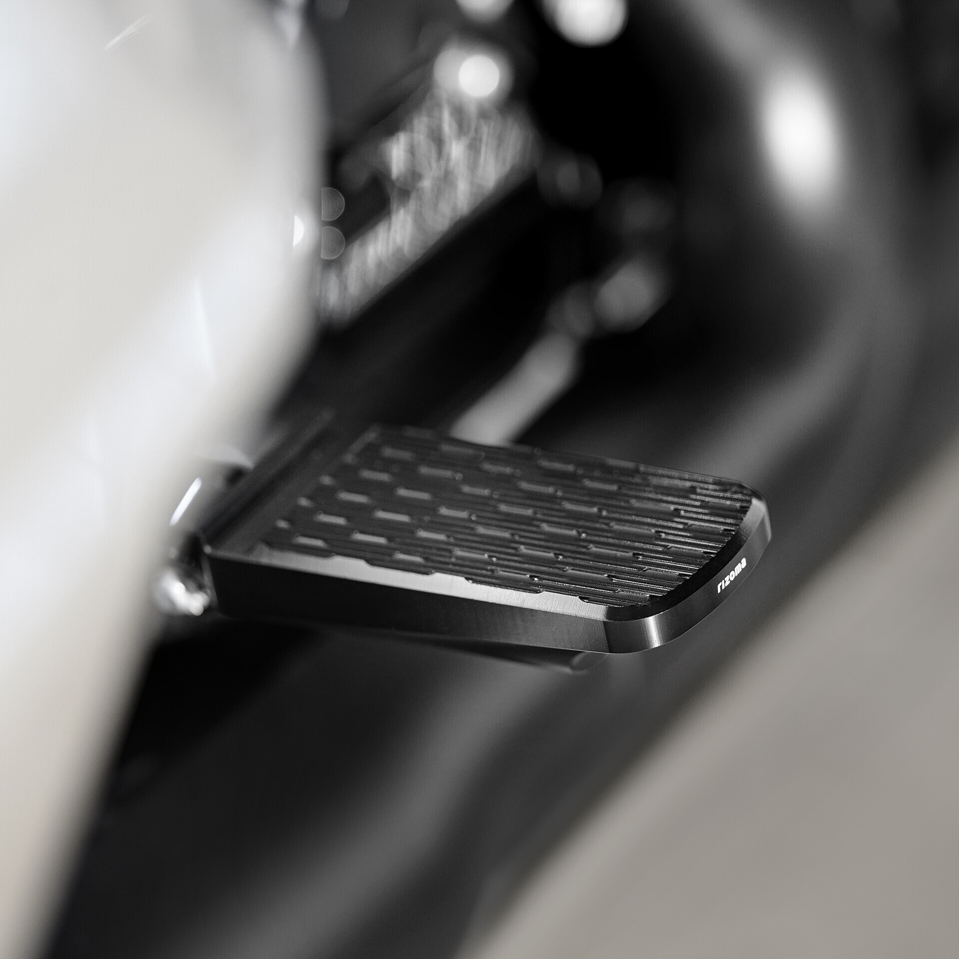 AMERICANA Passenger Pegs